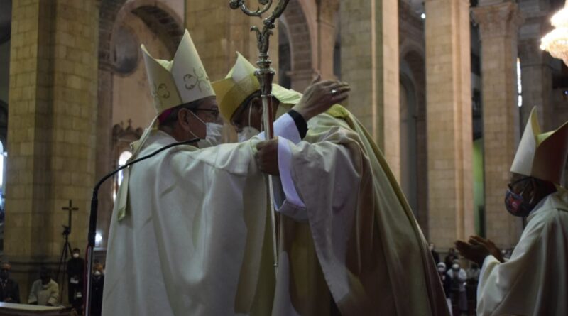 Mons. Percy Galván toma posesión como Arzobispo de la Arquidiócesis de La Paz
