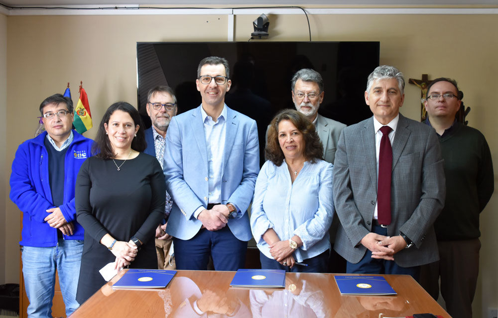 La UCB firma acuerdo con FESTO DIDACTIC y SFERE para proyecto cooperativo del sector minero boliviano