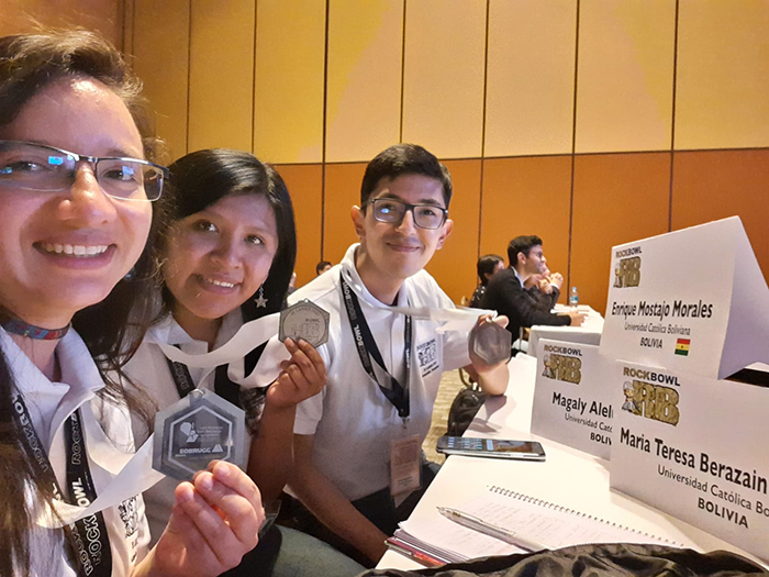 Estudiantes de la UCB obtienen el tercer lugar en el l concurso internacional ROCKBOWL