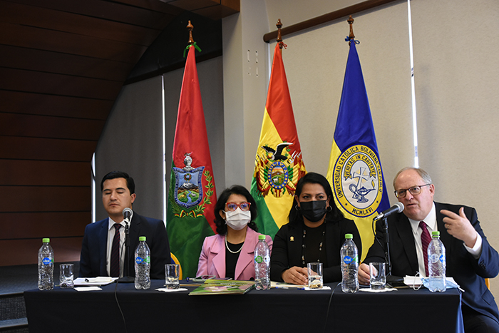 FORO DE INTERES CIUDADANO: “DERECHOS HUMANOS Y LIBERTADES. APLICACIÓN EN BOLIVIA Y EN AMERICA LATINA”