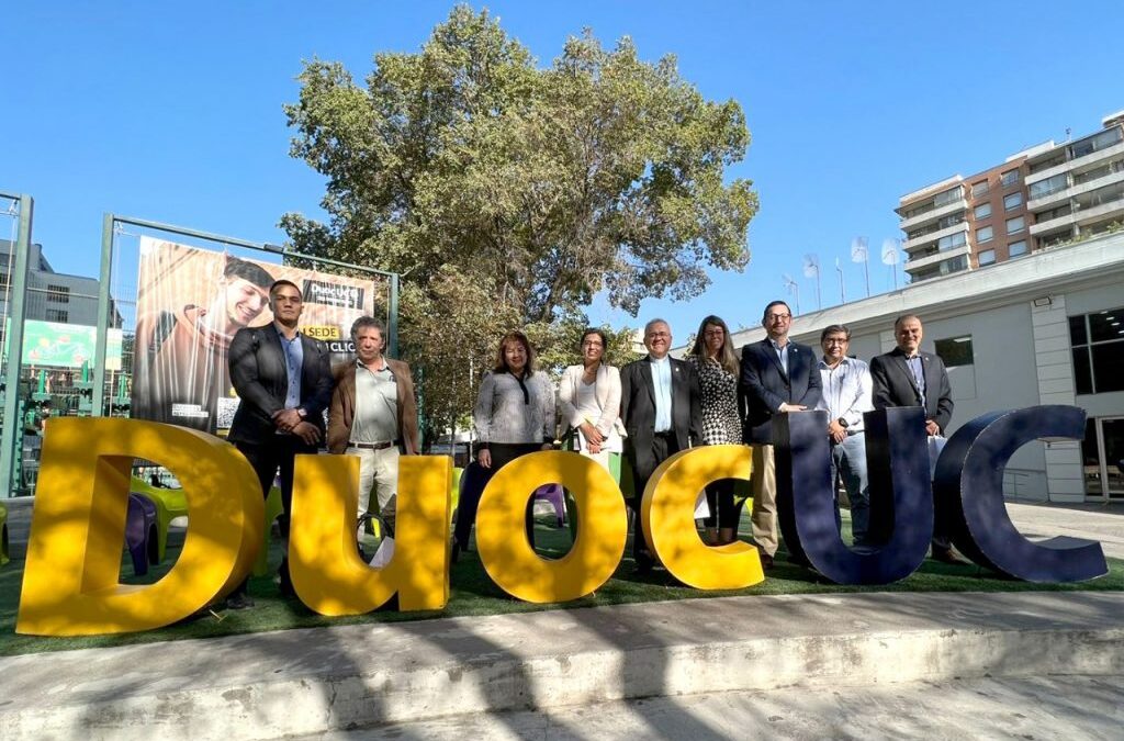 La U.C.B. visitó la Duoc-UC en Santiago de Chile