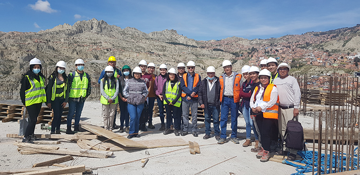 Estudiantes de Ing. Civil y Arqutectura visitaron “La Torre Shalom”