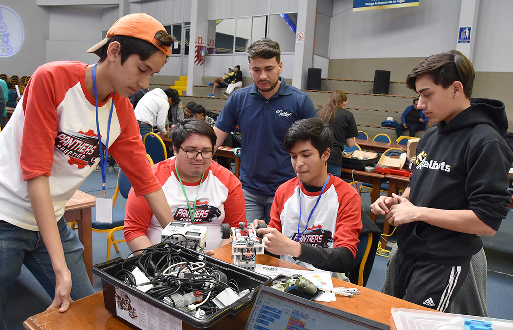 La Robomatrix se llevó a cabo en la U.C.B.