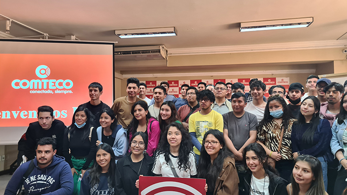 La carrera de Ingenieria en Telecomunicaciones festejó su aniversario número 23 con un una serie de actividades