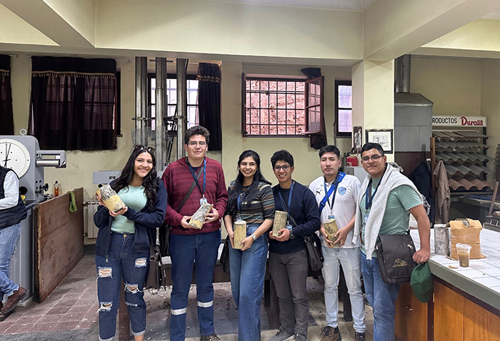 CIVILCON 2023 premia a estudiantes de Ingeniería Civil de la U.C.B.