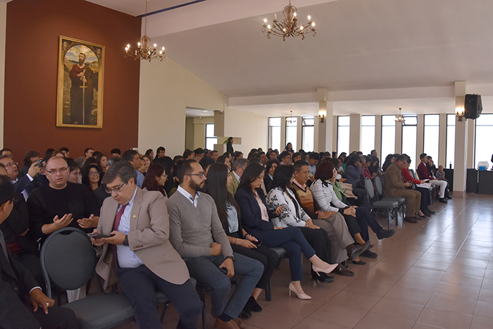 El martes 14 de noviembre se entregaron las Becas a la Excelencia Académica y las Becas Deportiva y Cultural a destacados estudiantes de la U.C.B.