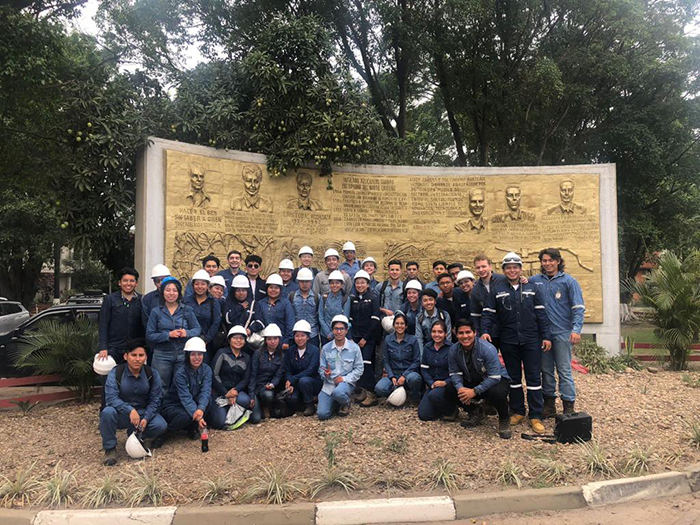 Estudiantes de Ingeniería Industrial visitaron empresas importantes en la ciudad de Santa Cruz