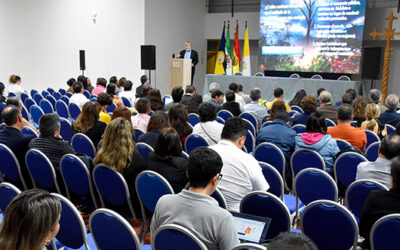 Vicario apostólico resalta el rol de la universidad en la transformación social