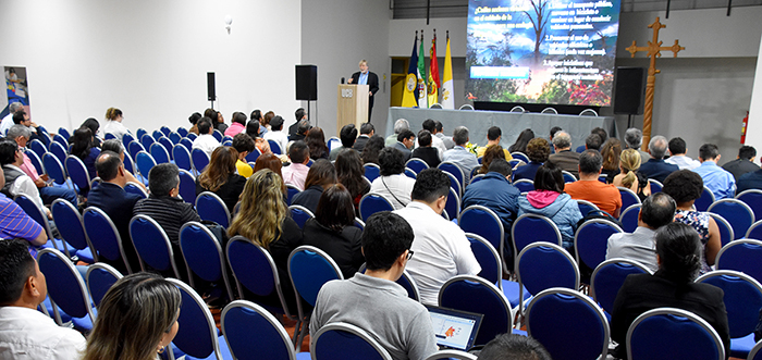 Vicario apostólico resalta el rol de la universidad en la transformación social