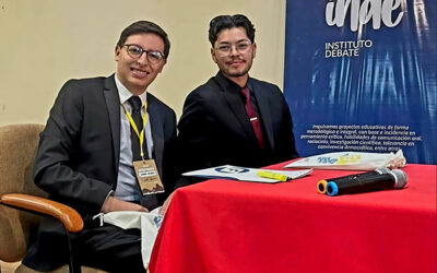 Estudiantes de la U.C.B. sobresalen en el Torneo Internacional de Debate 2024 en Cusco, Perú.