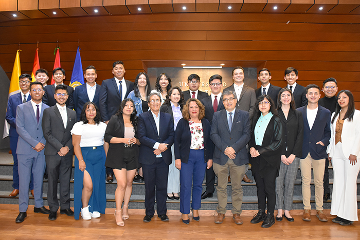 Graduación por excelencia de estudiantesde la Facultad de Ingeniería 2-2024