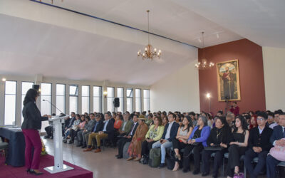 La U.C.B. entrega las becas 1-2024 a la excelencia académica, deporte y cultura a los estudiantes más destacados
