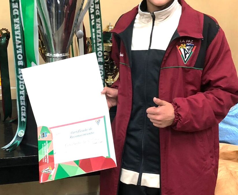 Deportista de la Academia U.C.B. gana el campeonato nacional en la selección paceña sub-13 de voleibol