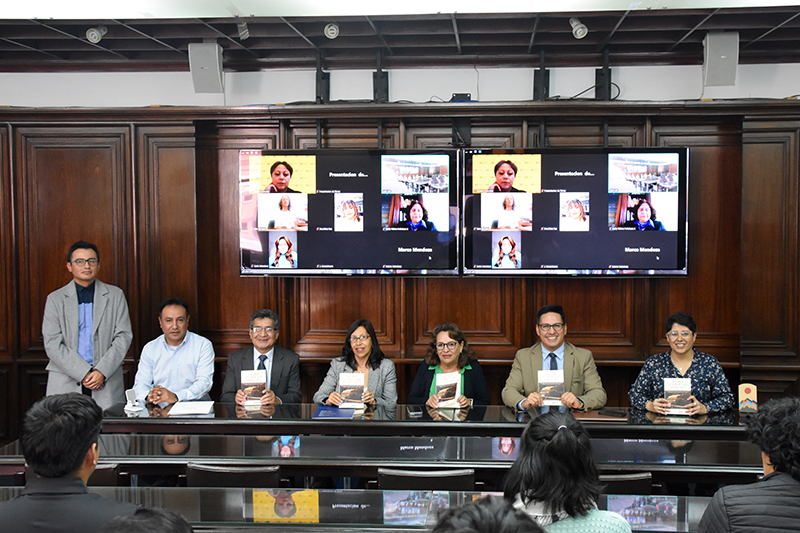 La Carrera de Derecho presenta un libro con 13 temas de la teoría general del derecho, escrito por  docentes de las Sedes de La Paz, Santa Cruz, Cochabamba y Tarija