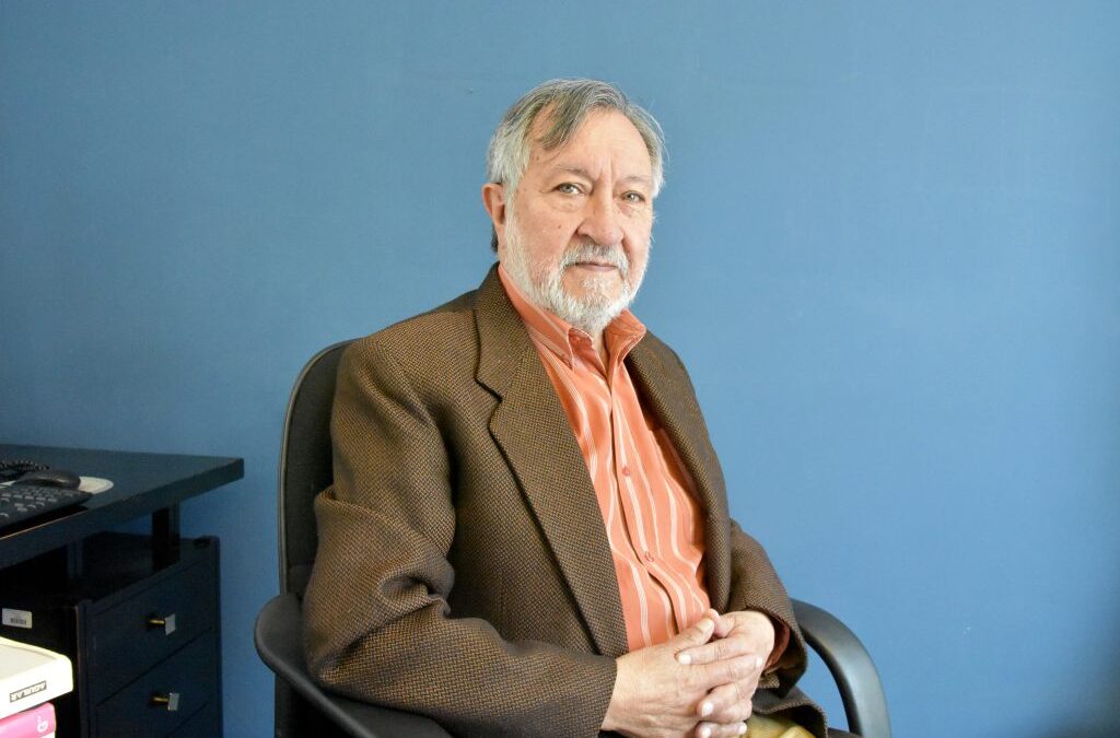 Juan Carlos Salazar deja la dirección de la Carrera de Comunicación Social, donde fue egresado de su primera promoción