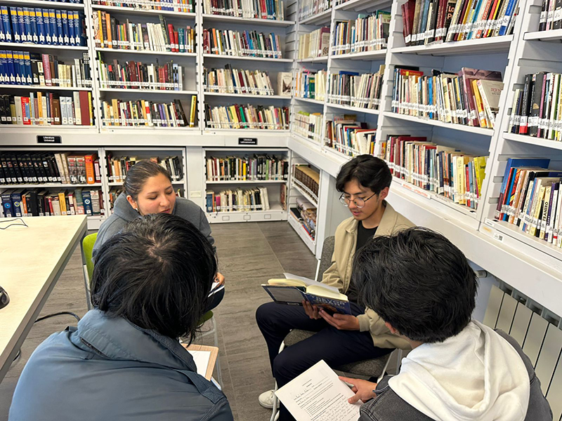 Proyecto de lectura en inglés finaliza con éxito en el Espacio Patiño