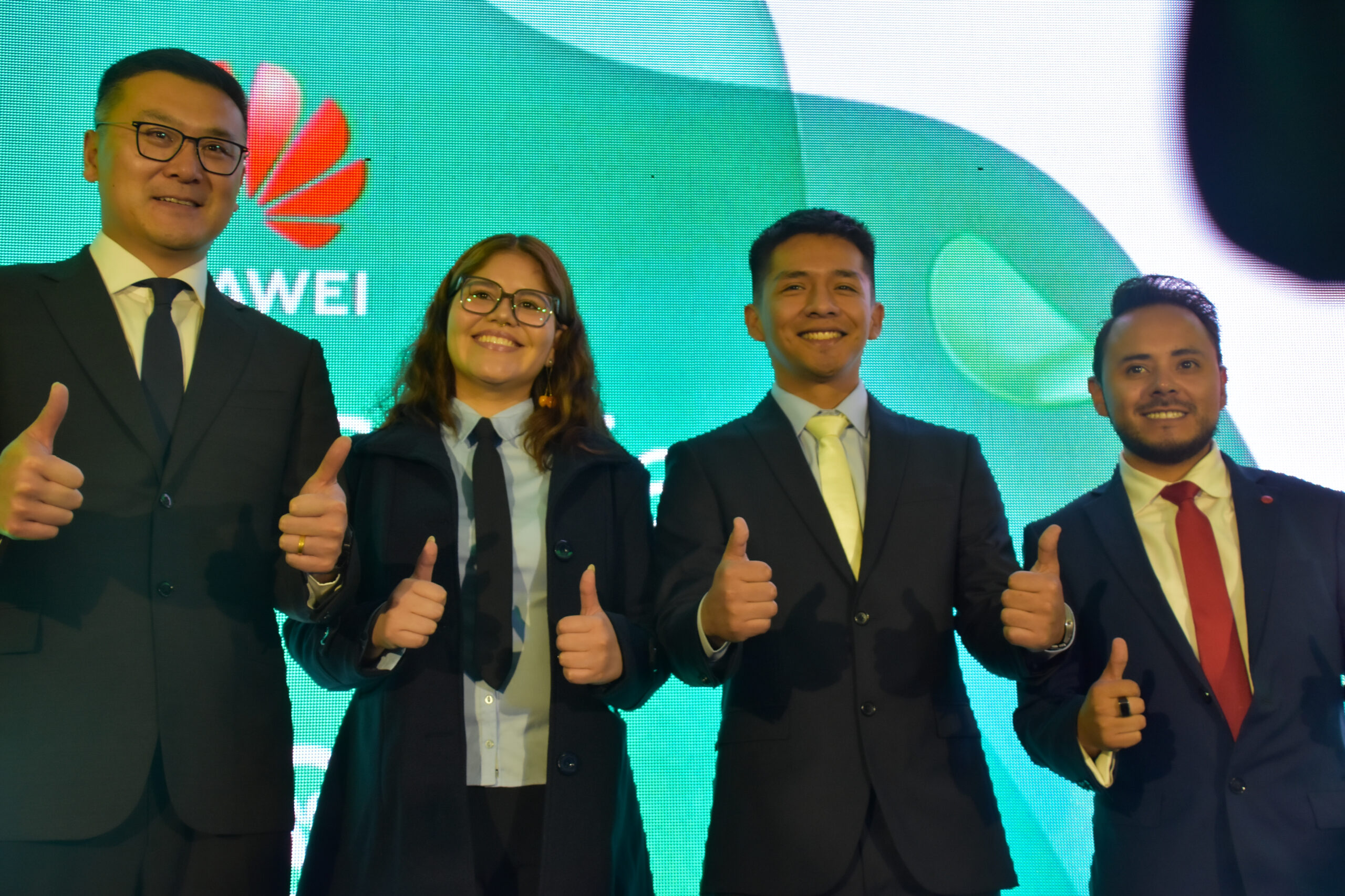 U.C.B. posiciona un ganador y tres finalistas en programa de alta capacitación de Huawei