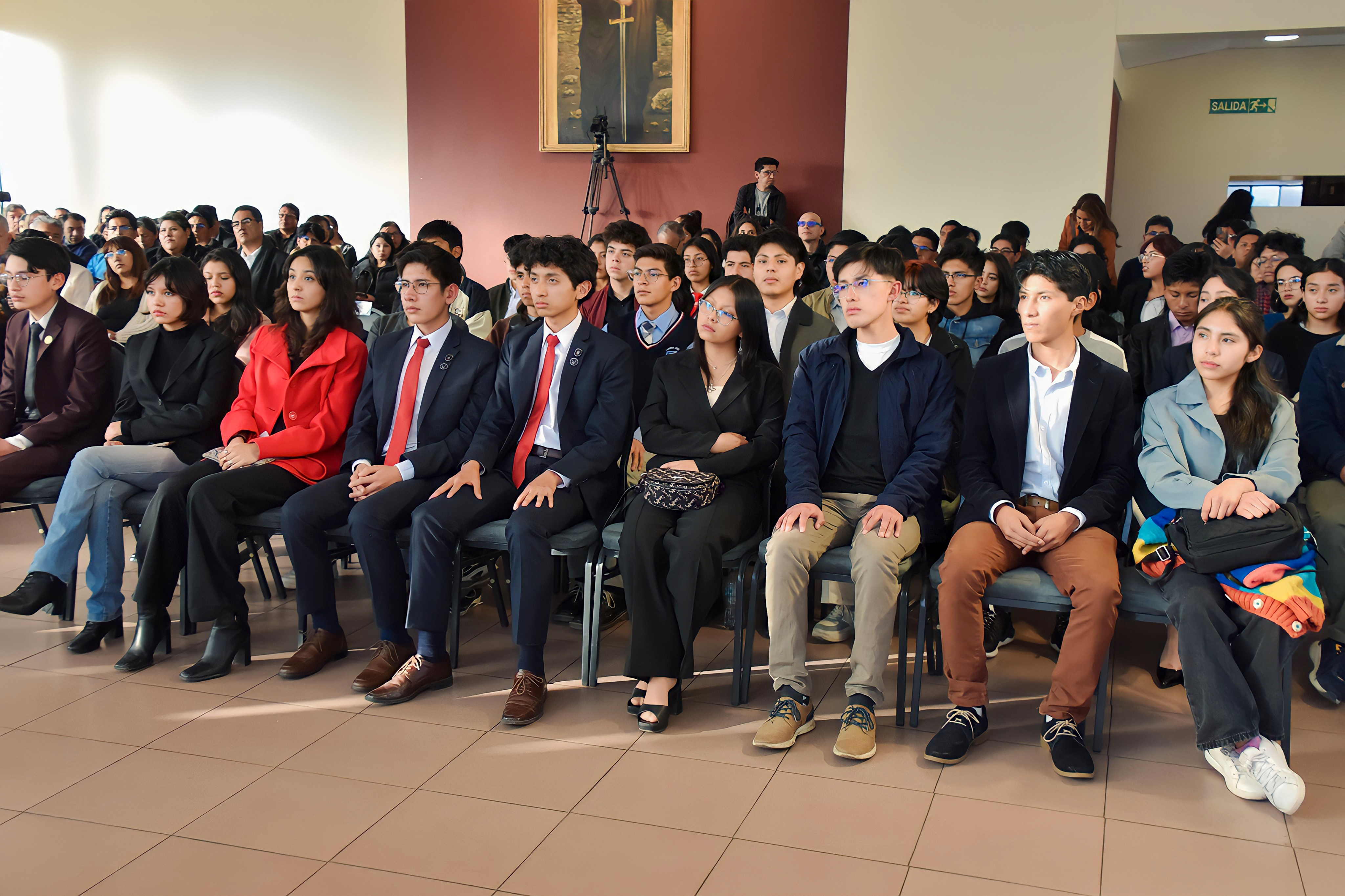 U.C.B. concede becas a 113 estudiantes que el 2026 comenzarán a edificar su futuro profesional