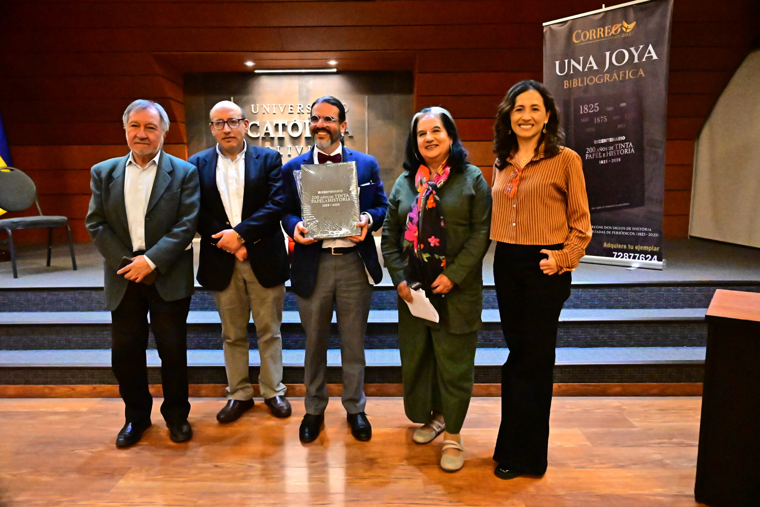 Coloquio destaca el aporte del libro “200 años de tinta, papel e historia” al presente y futuro del periodismo