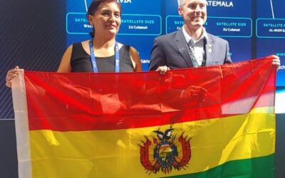 U.C.B. asiste en Australia a evento de soluciones espaciales y a congreso astronaútico 