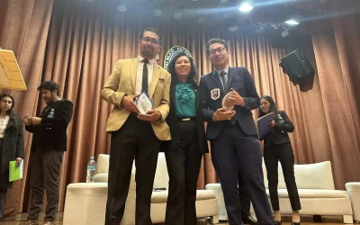 U.C.B. participa en mesa redonda sobre evaluación del inglés en la UMSA