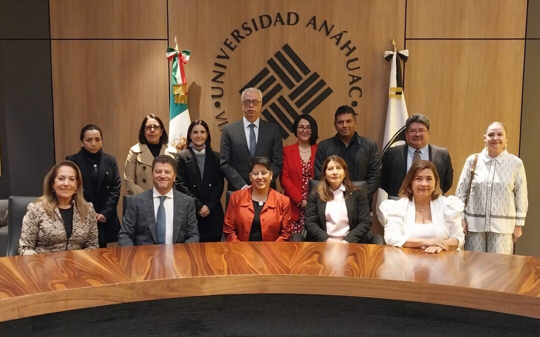 Docente de Derecho participa en evaluación académica de la Universidad Anáhuac México Norte