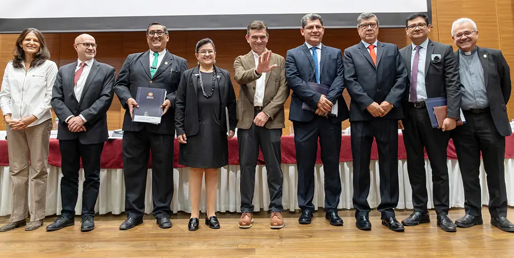 U.C.B. se suma a la Revolución Digital para modernizar el Estado y la educación superior