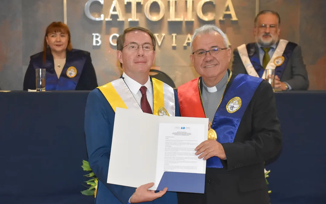 La UCB posesiona al Dr. Boris Branisa Caballero como nuevo Director de la Escuela de la Producción y la Competitividad