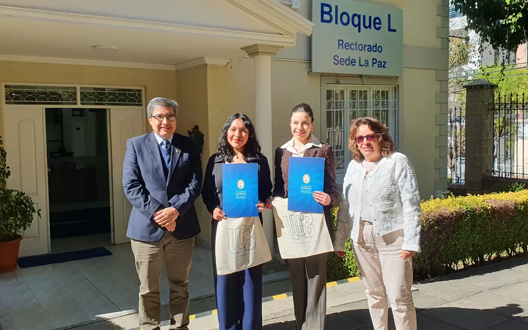 La U.C.B. hace entrega de las becas MARCA a dos estudiantes de Ingeniería Industrial