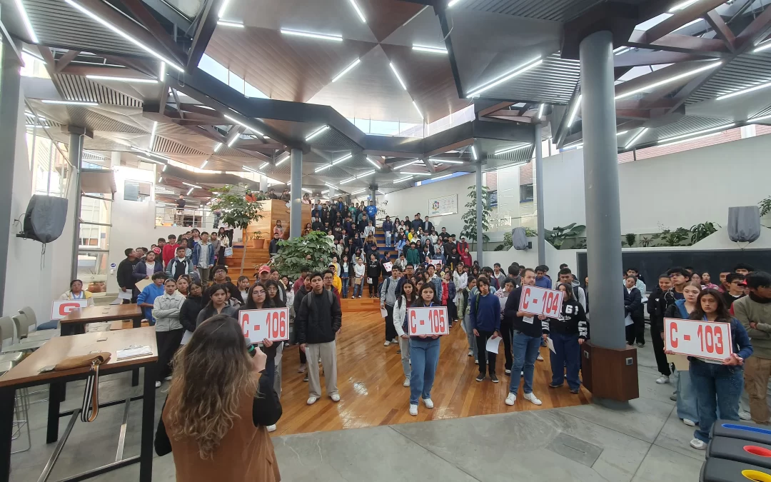 Los mejores estudiantes tienen la oportunidad de obtener una beca para formarse en la U.C.B.