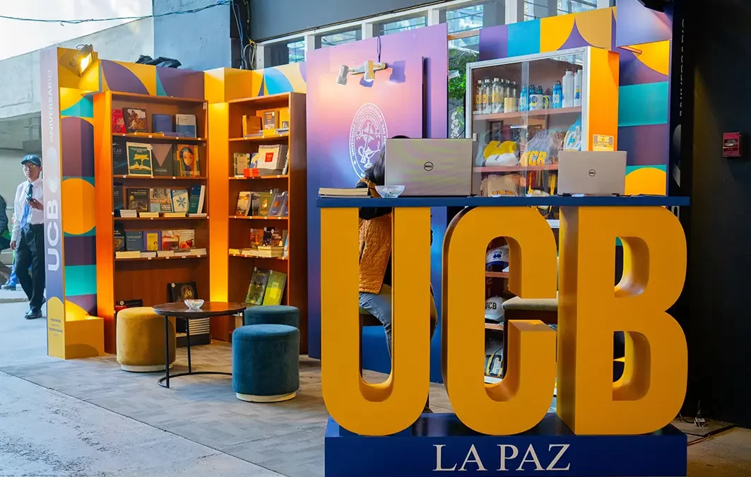 La U.C.B. Sede La Paz estuvo presente en la Feria Internacional del Libro